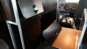Bild 17/26 von Mercedes-Benz 250 GD (lang) (1989)
