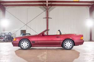 Image 21/43 of Mercedes-Benz 500 SL (1992)