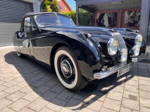 Image 14/37 de Jaguar XK 120 DHC (1954)