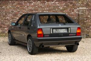 Bild 1/50 von Lancia Delta HF Integrale 16V (1990)