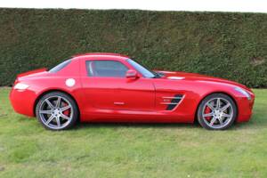 Image 7/57 of Mercedes-Benz SLS AMG (2010)
