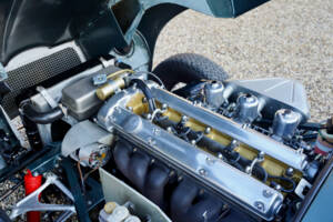 Bild 39/50 von Jaguar E-Type 4.2 (1966)