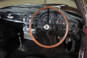 Image 12/23 of Aston Martin DB 6 (1966)