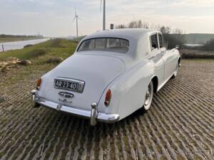 Image 7/8 of Rolls-Royce Silver Cloud I (1956)