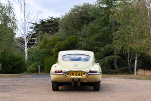 Image 29/40 de Jaguar Type E 4.2 (1966)