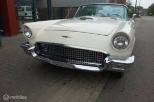 Image 3/6 of Ford Thunderbird (1957)
