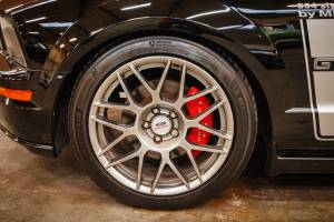 Image 15/49 of Ford Mustang GT (2006)