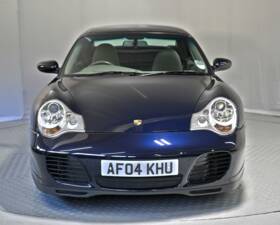 Bild 11/50 von Porsche 911 Carrera 4S (2004)