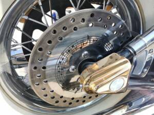 Image 27/34 of Harley-Davidson FLSTN Softail Deluxe (2005)