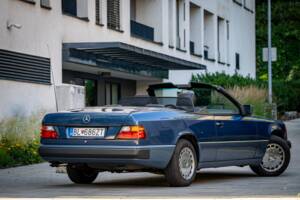 Obraz 7/50 pojazdu Mercedes-Benz 300 CE-24 (1992)
