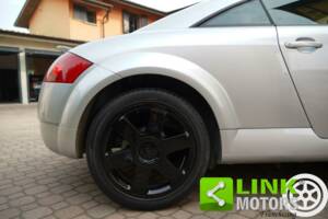 Bild 9/10 von Audi TT 1.8 T (1999)