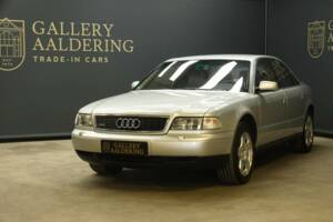 Immagine 29/50 di Audi A8 4.2 quattro (1995)