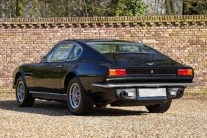 Image 2/50 of Aston Martin DBS V8 (1972)