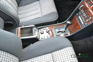 Bild 46/50 von Mercedes-Benz E 200 (1994)