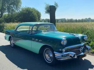 Afbeelding 4/8 van Buick Special Riviera Coupé (1956)