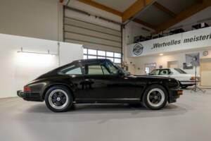 Image 7/38 of Porsche 911 Carrera 3.2 (1986)