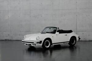 Image 3/46 de Porsche 911 Carrera 3.2 (1984)