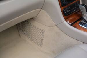 Image 41/49 of Mercedes-Benz CLK 500 (2004)