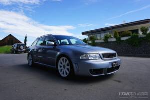 Image 15/52 of Audi RS4 Avant (2001)