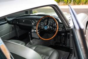 Image 13/42 de Aston Martin DB 5 (1964)