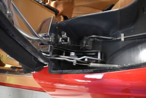 Image 15/94 of Mercedes-Benz 560 SL (1988)