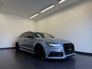 Bild 2/28 von Audi RS6 Avant Performance (2017)