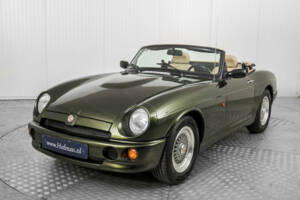 Image 17/50 of MG RV8 (1994)