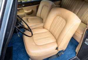 Image 17/27 of Bentley S 3 Continental (1963)