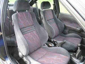 Image 7/8 of Ford Escort 2.0 16V "F1 Edition" (1996)