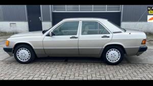 Image 4/8 de Mercedes-Benz 190 D (1991)