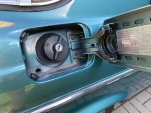 Image 16/66 of Mercedes-Benz 230 CE (1981)