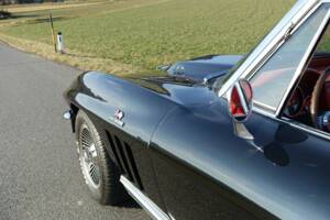 Immagine 25/35 di Chevrolet Corvette Sting Ray Convertible (1965)
