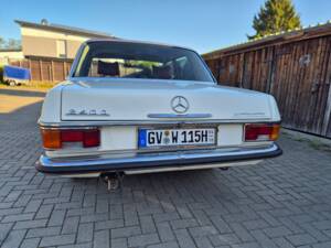 Bild 4/19 von Mercedes-Benz 240 D (1975)