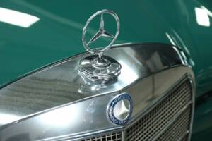 Bild 48/50 von Mercedes-Benz 250 SE (1966)