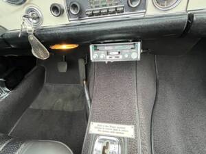 Image 47/100 of Mercedes-Benz 280 SL (1970)