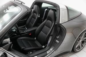 Image 6/20 of Porsche 911 Targa 4S (2016)
