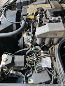Image 27/29 of Mercedes-Benz E 200 (1995)