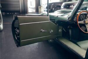 Afbeelding 13/13 van Jaguar E-Type 3.8 (1961)