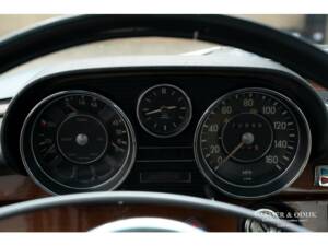 Image 30/36 of Mercedes-Benz 280 SE (1969)