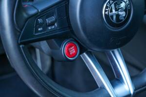 Bild 19/50 von Alfa Romeo Giulia Quadrifoglio (2017)