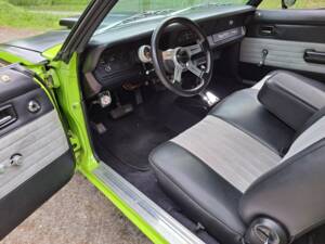 Image 8/10 of Plymouth Duster (1973)