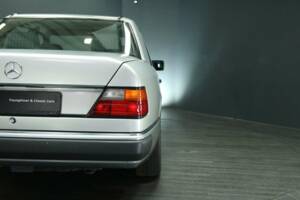 Bild 39/50 von Mercedes-Benz 300 E-24 (1992)