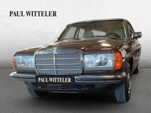 Image 1/21 of Mercedes-Benz 230 E (1983)