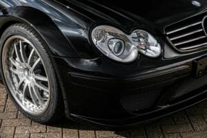Image 13/50 of Mercedes-Benz CLK DTM AMG (2004)