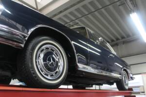 Bild 9/50 von Mercedes-Benz 280 SE 3,5 (1970)