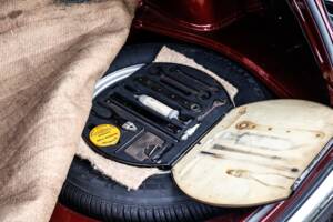 Image 42/42 of Jaguar Mk II 3.8 (1962)