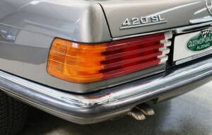 Image 12/37 of Mercedes-Benz 420 SL (1988)