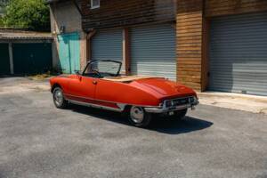 Image 2/56 of Citroën DS 21 Chapron (1967)