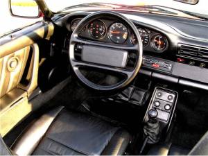 Image 9/26 de Porsche 911 Speedster 3.2 (1989)