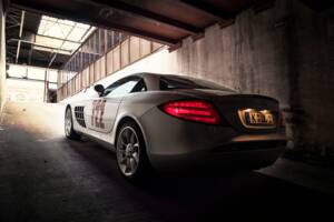 Image 28/61 of Mercedes-Benz SLR McLaren (2004)